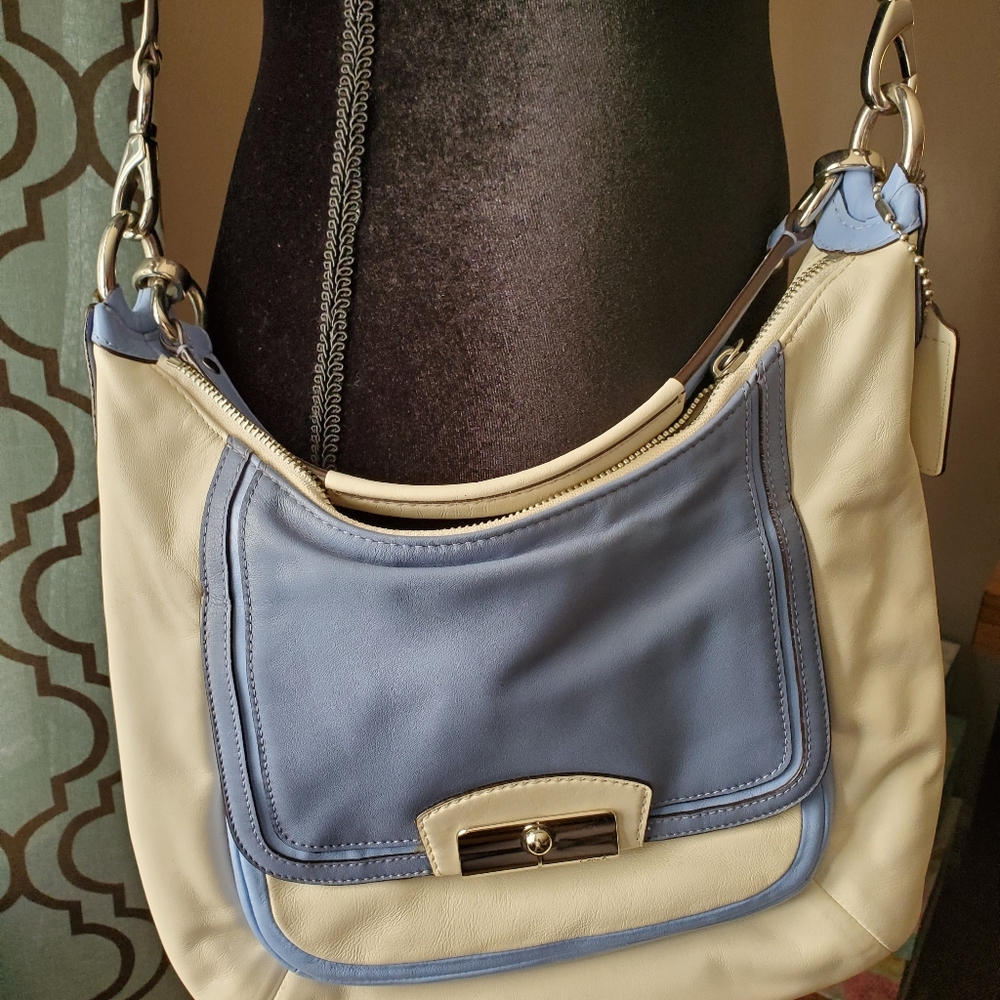 Coach purse - Picture 2 of 9